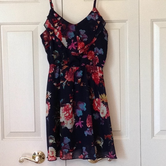 Its Pink Floral Dress - Picture 6 of 8